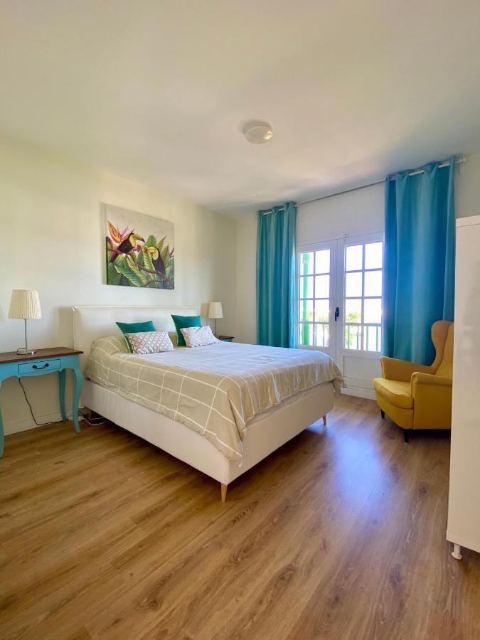 Apartamento Om Con Piscina Y Vistas Al Mar Lägenhet Costa Teguise Exteriör bild