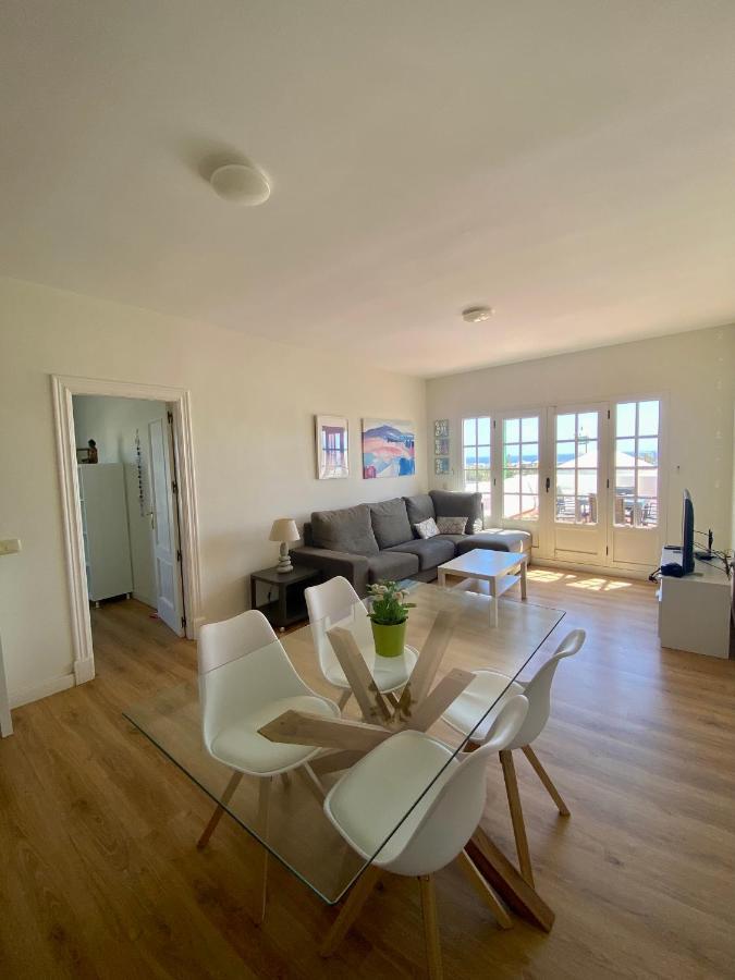 Apartamento Om Con Piscina Y Vistas Al Mar Lägenhet Costa Teguise Exteriör bild