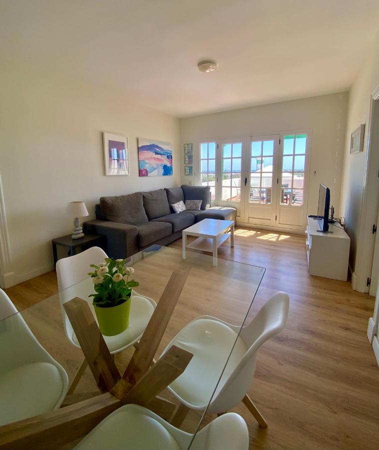 Apartamento Om Con Piscina Y Vistas Al Mar Lägenhet Costa Teguise Exteriör bild